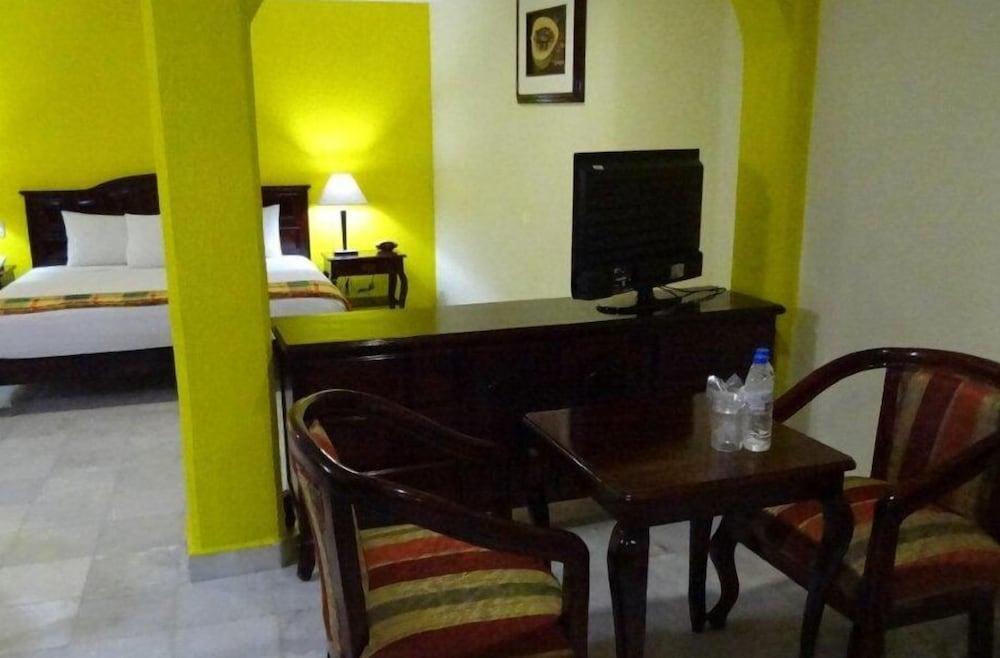 Hotel Madan Cardenas Экстерьер фото